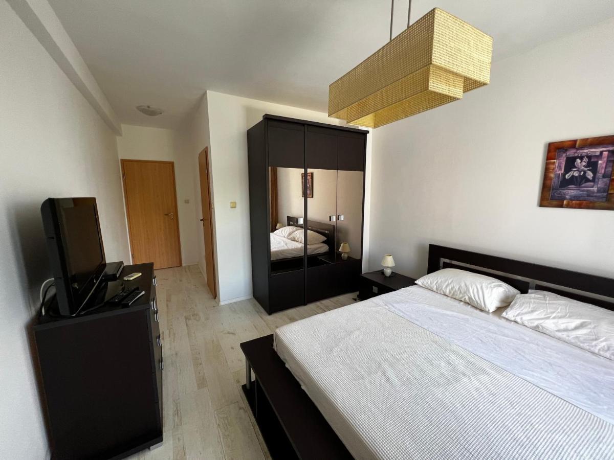 Modern Beachfront Apartment With Pool Ravda ภายนอก รูปภาพ
