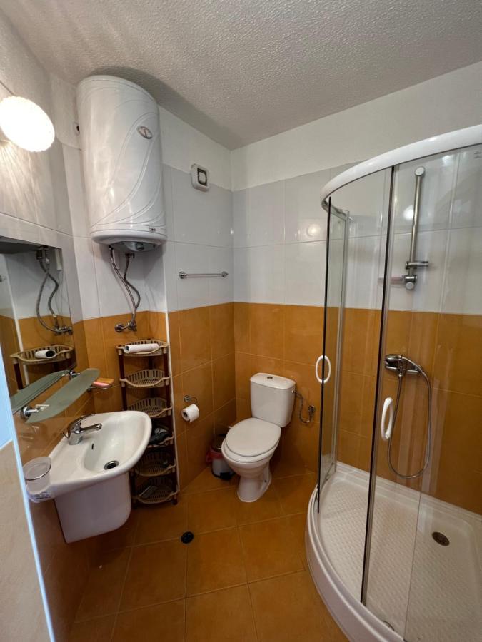 Modern Beachfront Apartment With Pool Ravda ภายนอก รูปภาพ