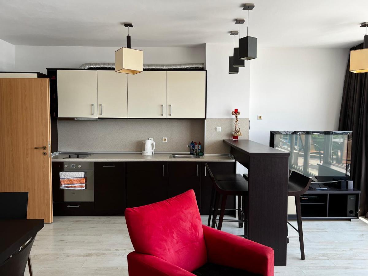 Modern Beachfront Apartment With Pool Ravda ภายนอก รูปภาพ